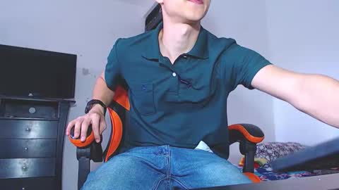 Snapshot of adam_hot11 chatting on February 15, 10:06 pm adam hot11 online show from February 15, 10:06 pm