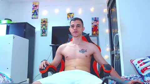 Snapshot of adam_hot11 chatting on February 18, 1:51 pm adam hot11 online show from February 18, 1:51 pm