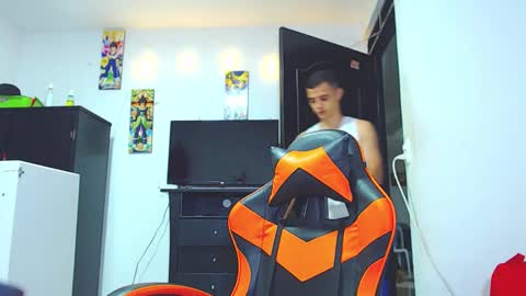 Snapshot of adam_hot11 chatting on February 22, 4:02 am adam hot11 online show from February 22, 4:02 am