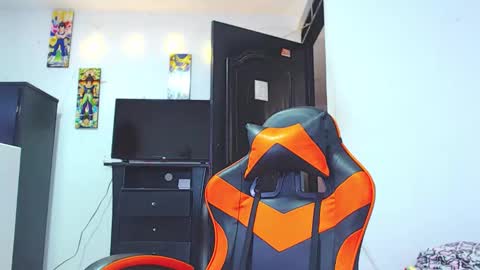 Snapshot of adam_hot11 chatting on February 22, 9:46 pm adam hot11 online show from February 22, 9:46 pm