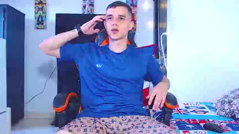 Snapshot of adam_hot11 chatting on March 9, 9:52 pm adam hot11 online show from March 9, 9:52 pm