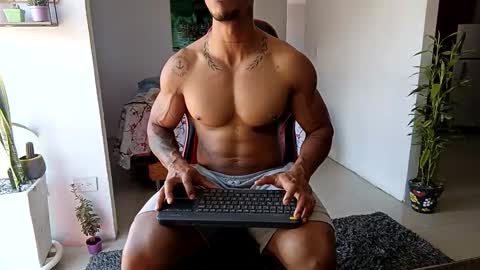 Snapshot of adam_valencia chatting on November 25, 4:51 pm Adam Valencia online show from November 25, 4:51 pm