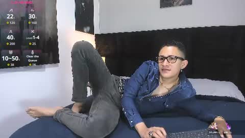 adam_walker_1 online show from June 24, 3:33 pm