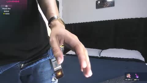 adam_walker_1 online show from June 25, 3:16 pm