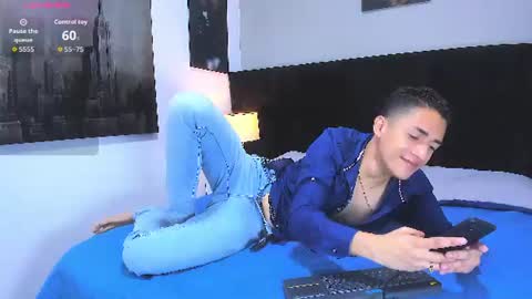 adam_walker_1 online show from July 9, 3:38 pm