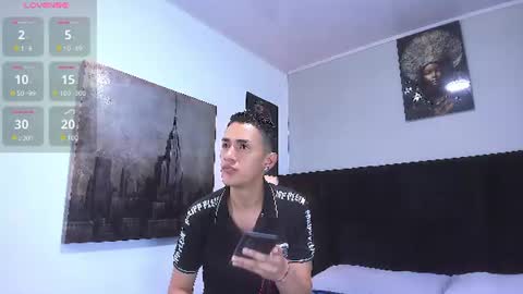 adam_walker_1 online show from July 13, 3:48 pm