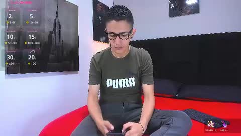 adam_walker_1 online show from July 28, 3:54 pm