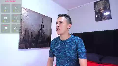 adam_walker_1 online show from July 30, 3:22 pm