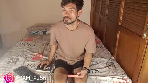 Snapshot of adam_x256 chatting on January 6, 9:43 pm instagram adam x256 online show from January 6, 9:43 pm