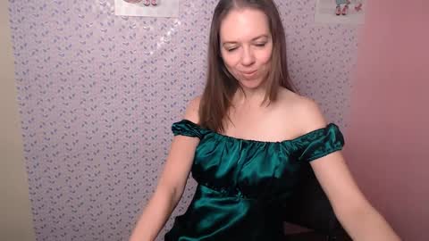 adamais_ online show from December 8, 10:08 am