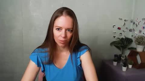 adamais_ online show from June 22, 2:46 am