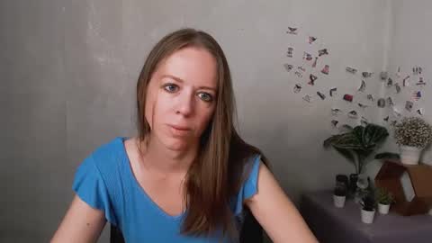 adamais_ online show from June 25, 2:44 am