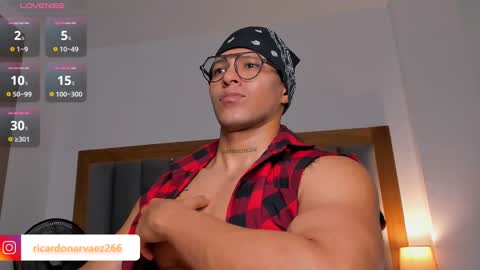 adambrocs1 online show from February 13, 7:03 am