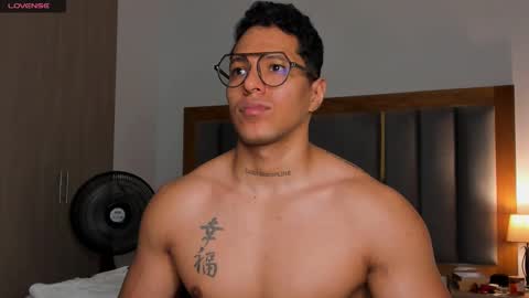 adambrocs1 online show from March 10, 8:37 am