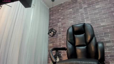 Adam online show from December 4, 7:17 am