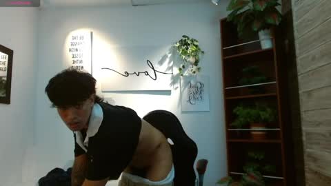Adam online show from April 24, 9:28 pm