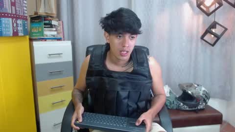 Snapshot of adamcoox chatting on May 7, 11:10 pm Adam online show from May 7, 11:10 pm