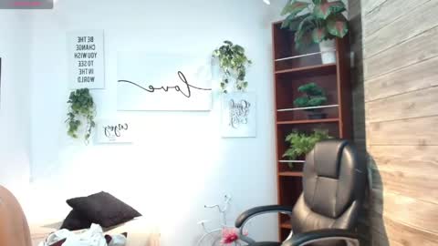 Snapshot of adamcoox chatting on May 11, 6:49 pm Adam online show from May 11, 6:49 pm