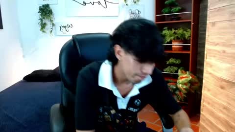 Snapshot of adamcoox chatting on June 2, 9:28 pm Adam online show from June 2, 9:28 pm