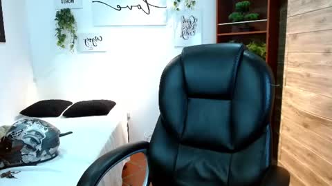 Snapshot of adamcoox chatting on June 12, 8:08 pm Adam online show from June 12, 8:08 pm