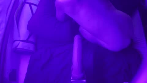 Snapshot of adamineve chatting on January 25, 2:58 am adamineve online show from January 25, 2:58 am