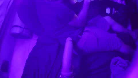 Snapshot of adamineve chatting on January 29, 3:12 am adamineve online show from January 29, 3:12 am