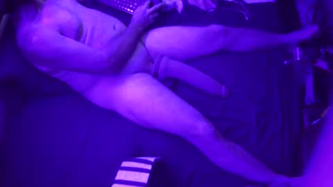 Snapshot of adamineve chatting on March 10, 7:10 am adamineve online show from March 10, 7:10 am