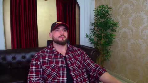 Snapshot of adamjameson chatting on November 1, 5:20 am AdamJameson online show from November 1, 5:20 am