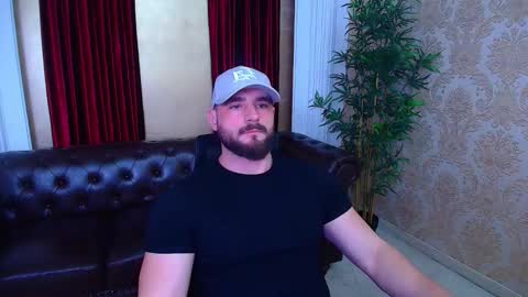 Snapshot of adamjameson chatting on November 12, 6:03 am AdamJameson online show from November 12, 6:03 am