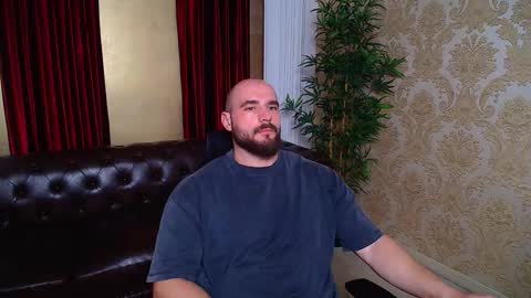 Snapshot of adamjameson chatting on November 13, 7:07 am AdamJameson online show from November 13, 7:07 am