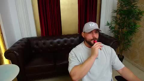 Snapshot of adamjameson chatting on December 3, 5:48 am AdamJameson online show from December 3, 5:48 am