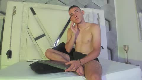 Snapshot of adammendoza34 chatting on September 19, 2:46 am adammendoza34 online show from September 19, 2:46 am