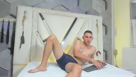 Snapshot of adammendoza34 chatting on October 4, 2:42 am adammendoza34 online show from October 4, 2:42 am