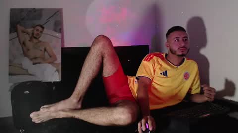 adamparker_ online show from June 23, 11:47 pm