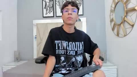 Adams Bobby online show from November 28, 11:13 am