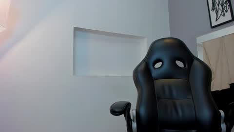 Adams Bobby online show from February 1, 11:42 am