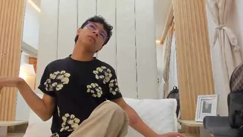 Adams Bobby online show from July 17, 10:55 am