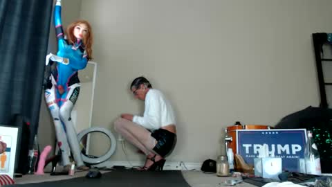 Snapshot of adamseve777 chatting on January 31, 7:40 pm TaylorSexbot online show from January 31, 7:40 pm