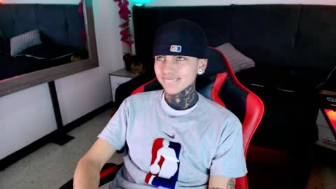 AdamsWalkerr  online show from April 24, 2:19 pm