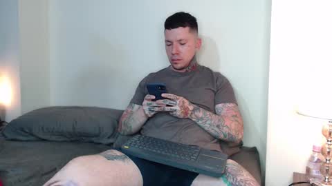 Snapshot of adamtatts chatting on February 15, 3:09 am Adam online show from February 15, 3:09 am