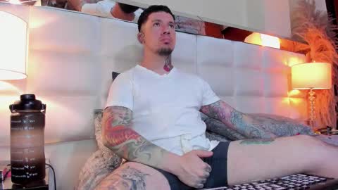 Snapshot of adamtatts chatting on November 10, 2:10 am Adam online show from November 10, 2:10 am