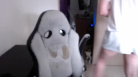 Snapshot of adamussutekh chatting on December 5, 3:39 pm Adam online show from December 5, 3:39 pm