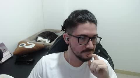 Snapshot of adamussutekh chatting on October 24, 10:33 am Adam online show from October 24, 10:33 am