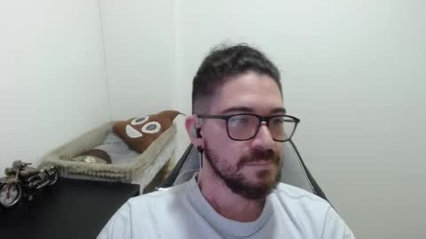 Snapshot of adamussutekh chatting on November 18, 11:03 am Adam online show from November 18, 11:03 am