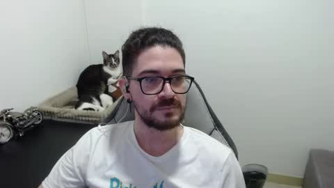 Snapshot of adamussutekh chatting on November 24, 10:37 am Adam online show from November 24, 10:37 am