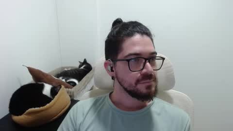 Snapshot of adamussutekh chatting on January 14, 10:21 am Adam online show from January 14, 10:21 am