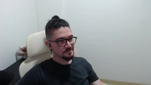 Snapshot of adamussutekh chatting on February 9, 7:07 pm Adam online show from February 9, 7:07 pm