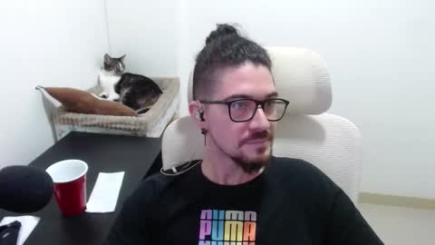Snapshot of adamussutekh chatting on February 13, 7:04 am Adam online show from February 13, 7:04 am