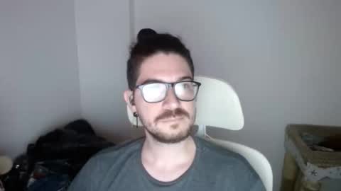 Snapshot of adamussutekh chatting on June 5, 12:22 pm Adam online show from June 5, 12:22 pm
