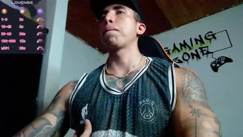 Snapshot of adan_hudson chatting on February 23, 11:04 pm Anderson online show from February 23, 11:04 pm